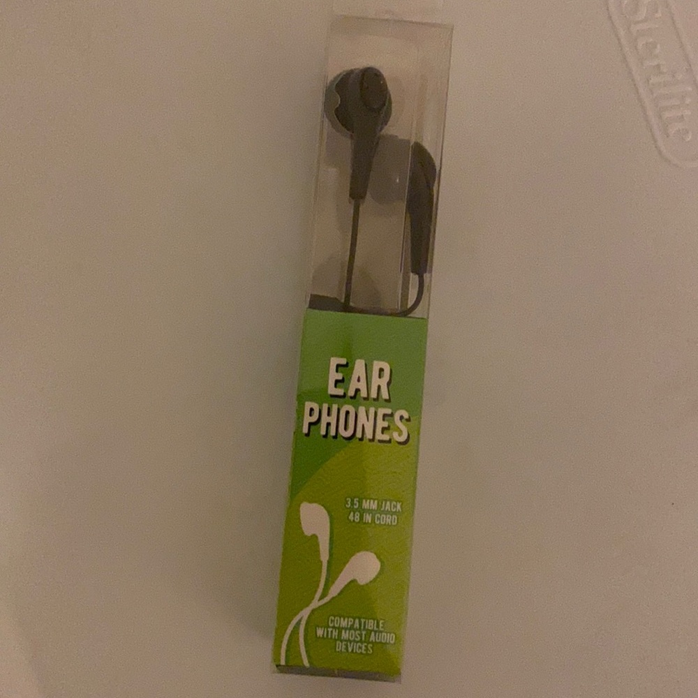 ** Ear buds Phones